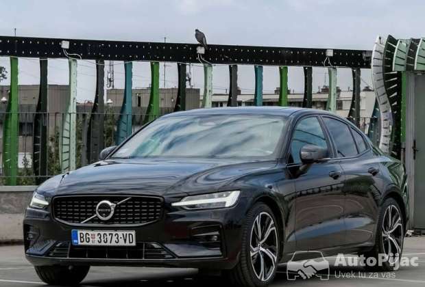 Volvo S60 B5 AWD Ultimate Dark 2023. godište