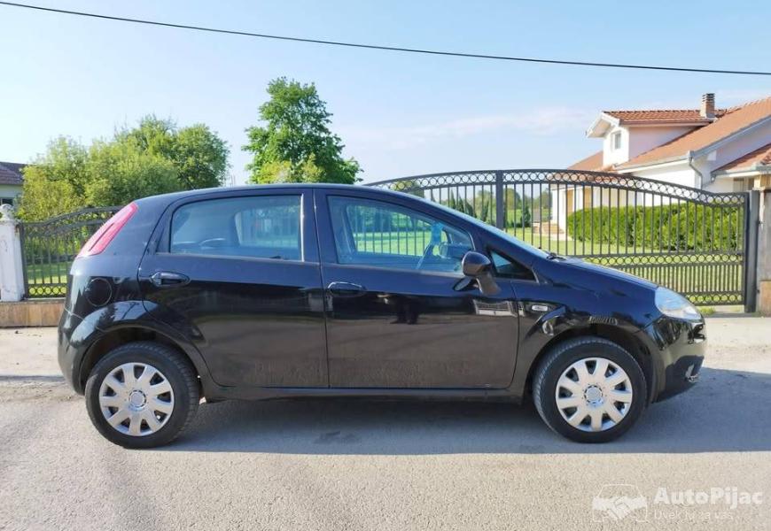 2009_fiat_grande_punto_14_benz_metan_4_polovni_automobili_autopijac.rs