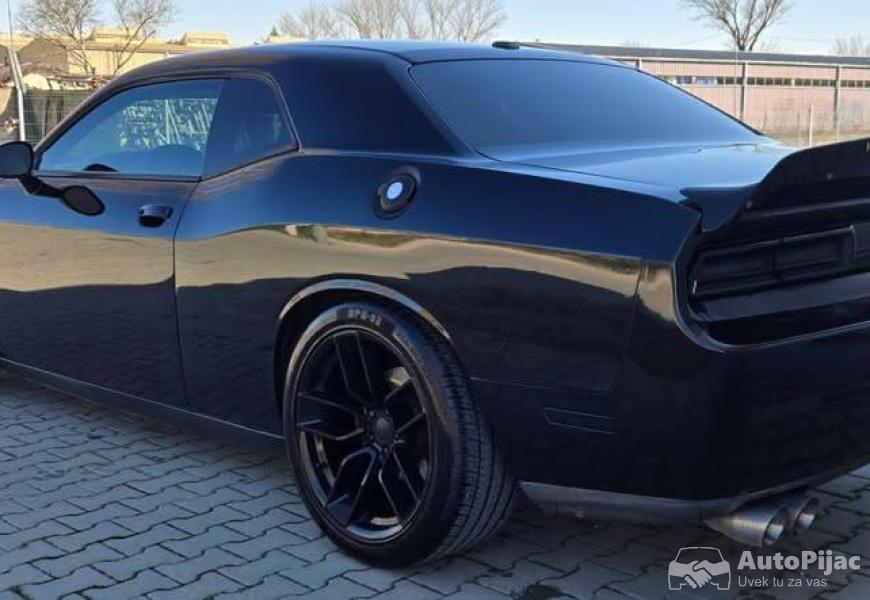 2014_dodge_challenger_4_polovni_automobili_autopijac.rs