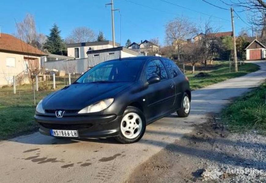 14_benzin_1_polovni_automobili_autopijac.rs