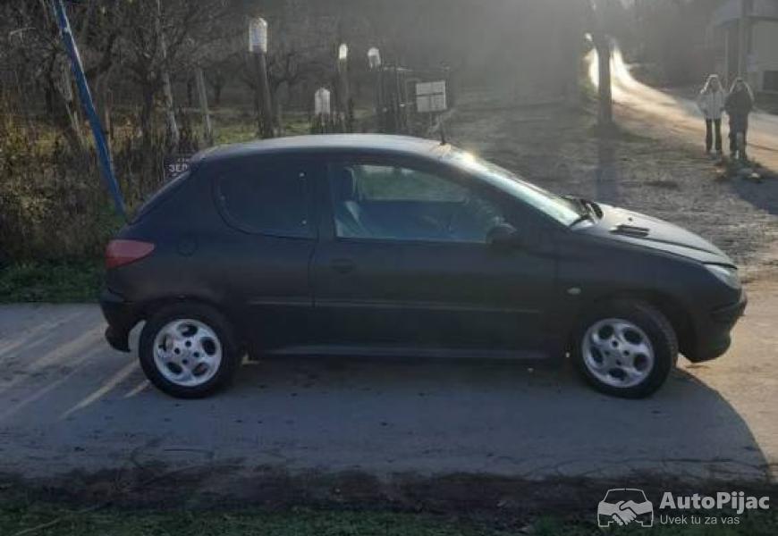 14_benzin_3_polovni_automobili_autopijac.rs