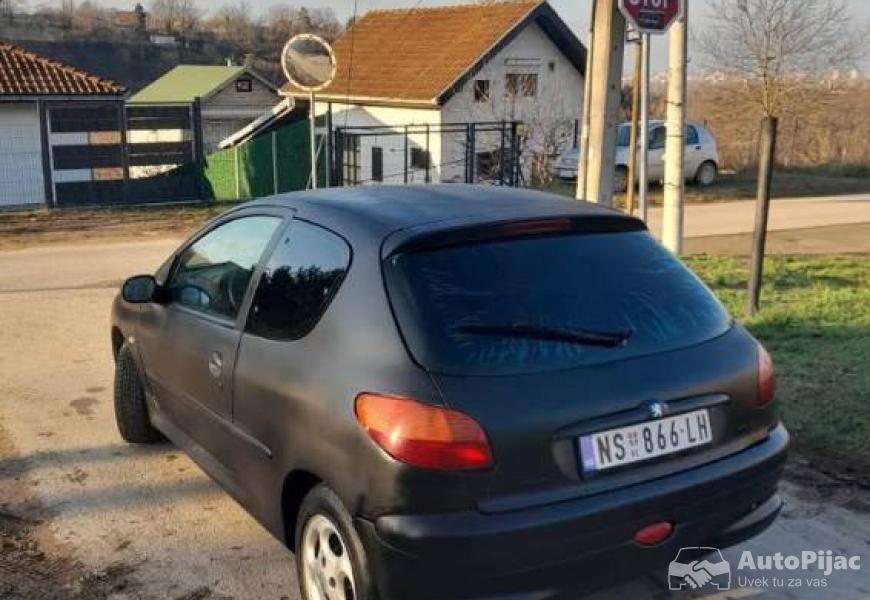 14_benzin_6_polovni_automobili_autopijac.rs