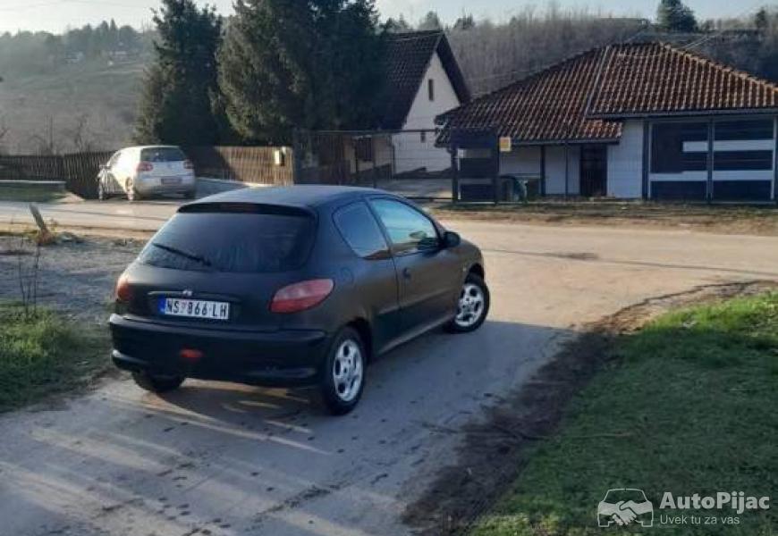 14_benzin_7_polovni_automobili_autopijac.rs