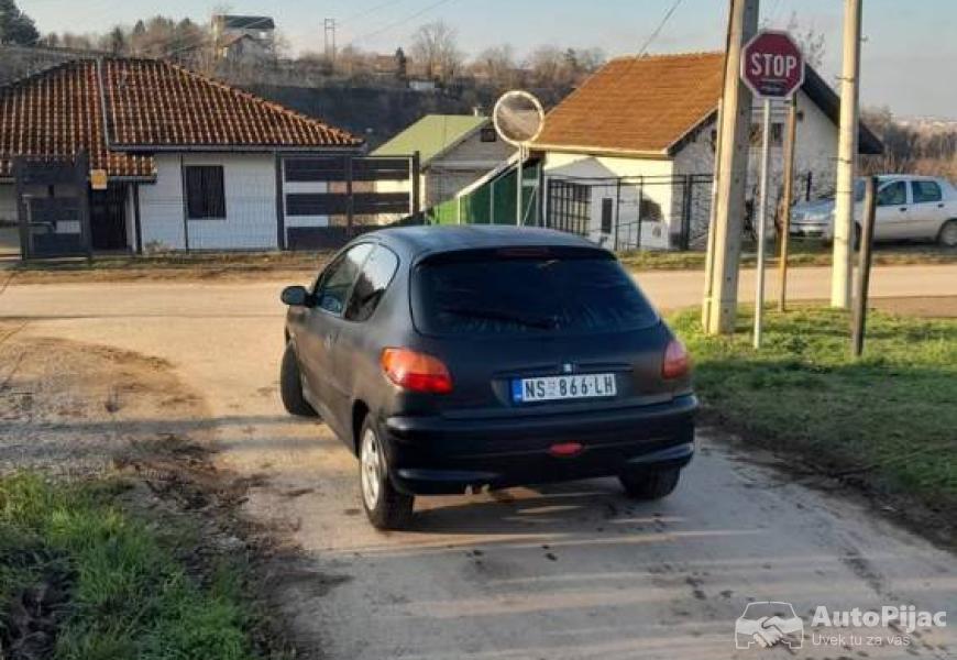 14_benzin_8_polovni_automobili_autopijac.rs