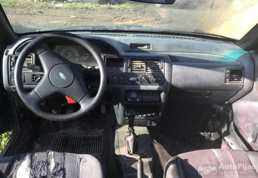 ford_escord_cabrio_18i_efi_2001_131_ks_9_polovni_automobili_autopijac.rs