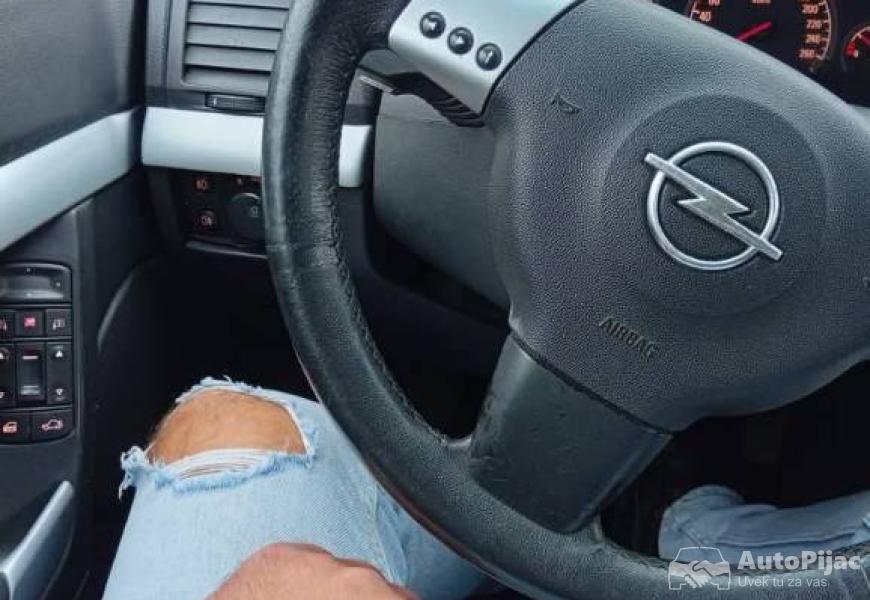 vectra_c_18_gts_2003_reg_42026_2_polovni_automobili_autopijac.rs