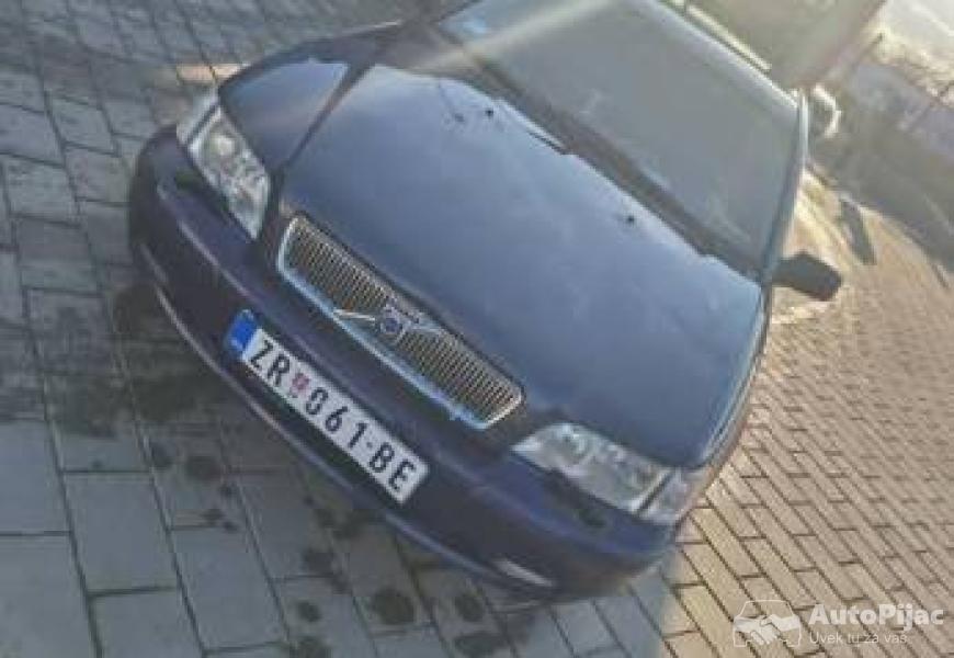 volvo_v40_19_dizelregistrovan_2_polovni_automobili_autopijac.rs