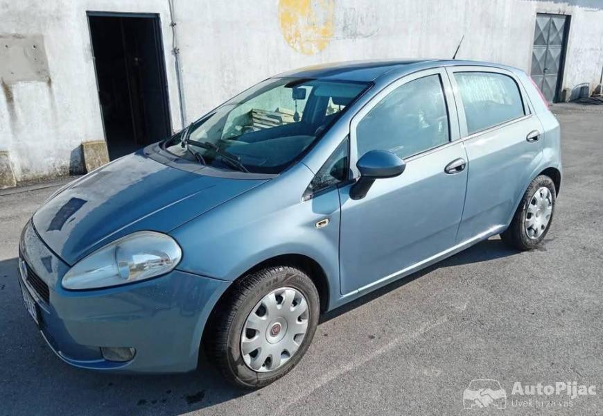 2011_fiat_grandepunto13multijet75ks_2_polovni_automobili_autopijac.rs