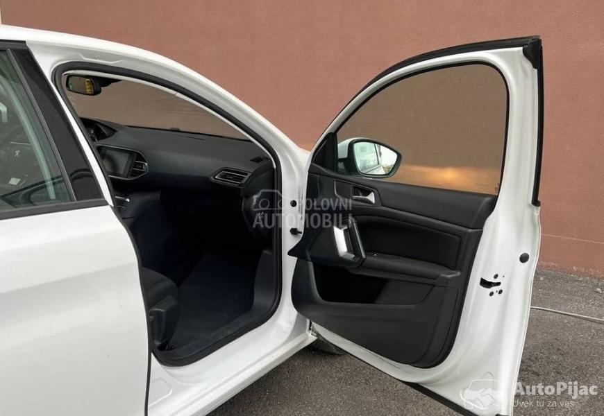 2020_peugeot_308_14_polovni_automobili_autopijac.rs