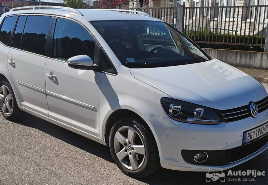 2014_volkswagen_touran_4_polovni_automobili_autopijac.rs
