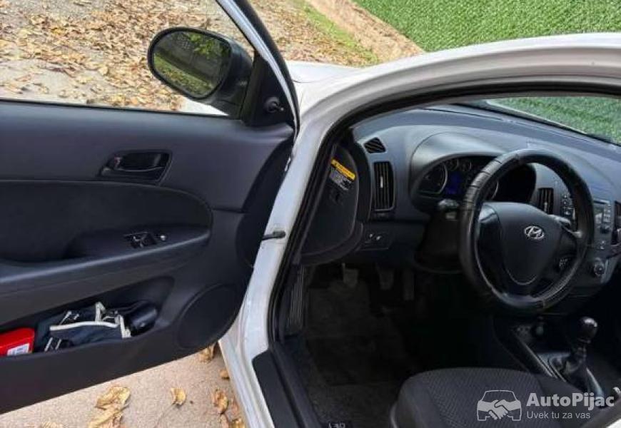 hyundai_i30_14_10_polovni_automobili_autopijac.rs