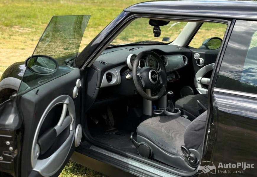 mini_one_16_90ks_8_polovni_automobili_autopijac.rs