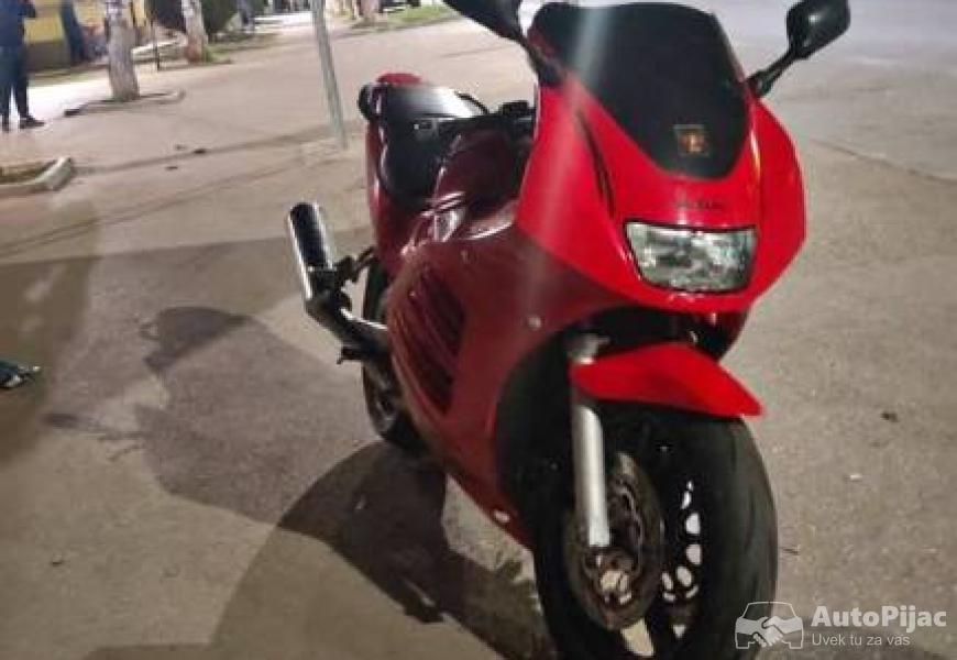 suzuki_rf600_1_polovni_automobili_autopijac.rs