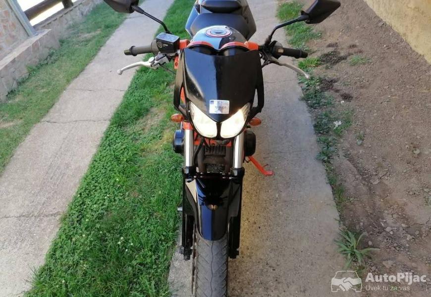 suzuki_gs_500_11_polovni_automobili_autopijac.rs