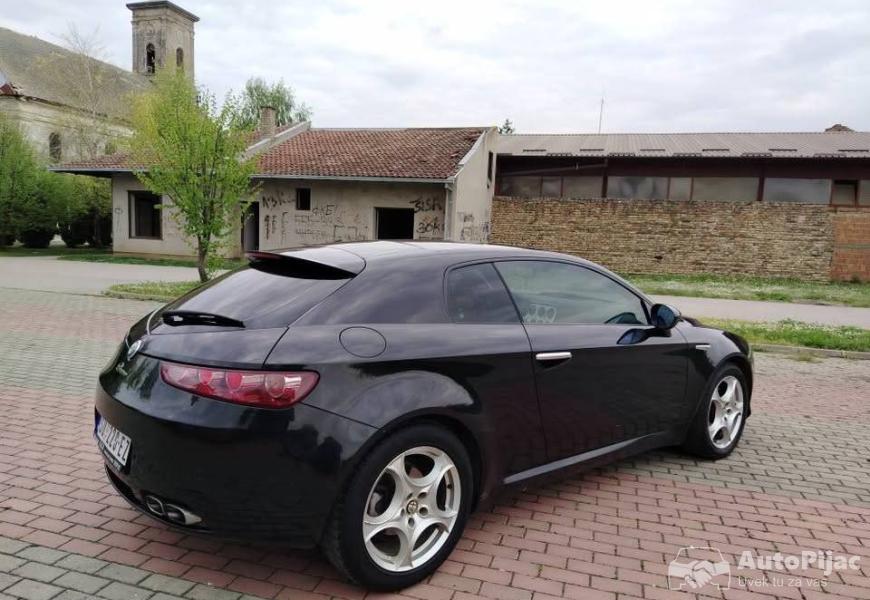 alfa_romeo_brera_13_polovni_automobili_autopijac.rs