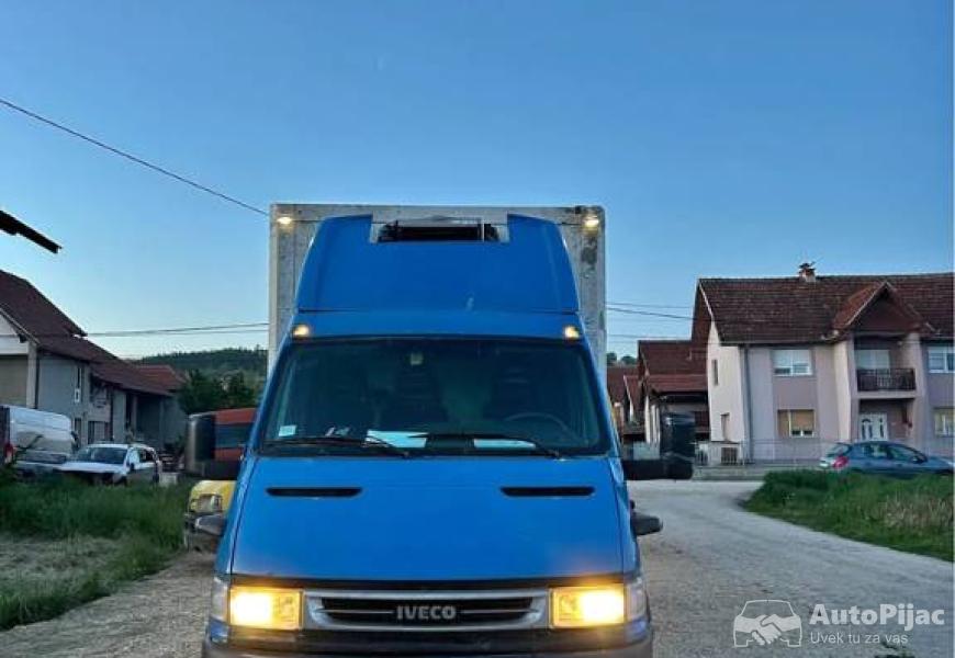 maksimalno_utegnut_rampa_radi_servisi_uradjeni_gum_1_polovni_automobili_autopijac.rs