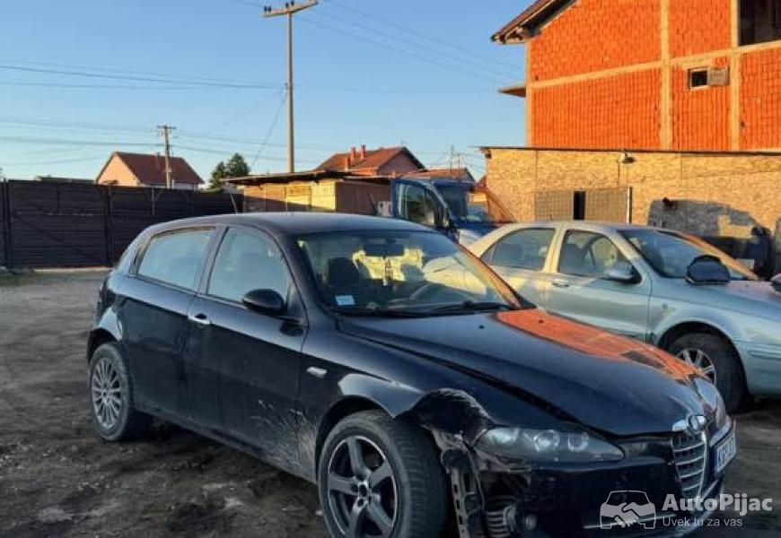alfa_romeo_147_19jtdm_restajling_delovi_2_polovni_automobili_autopijac.rs