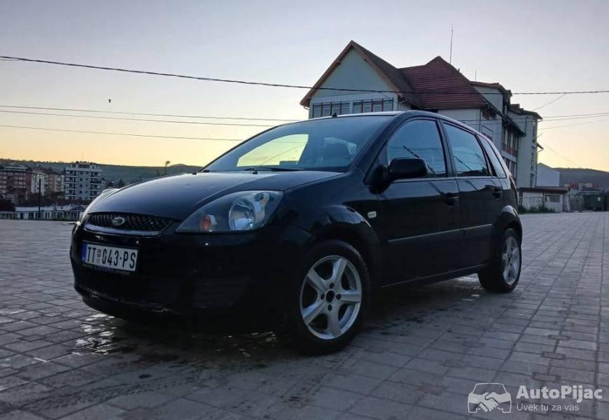 ford_fiesta_2006_godina_13_benzin_3_polovni_automobili_autopijac.rs
