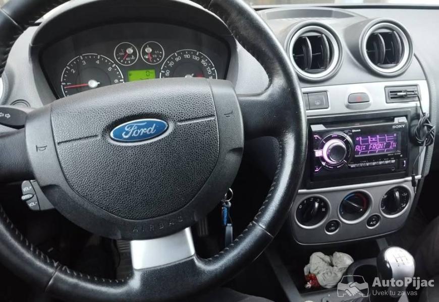 ford_fiesta_2006_godina_13_benzin_7_polovni_automobili_autopijac.rs
