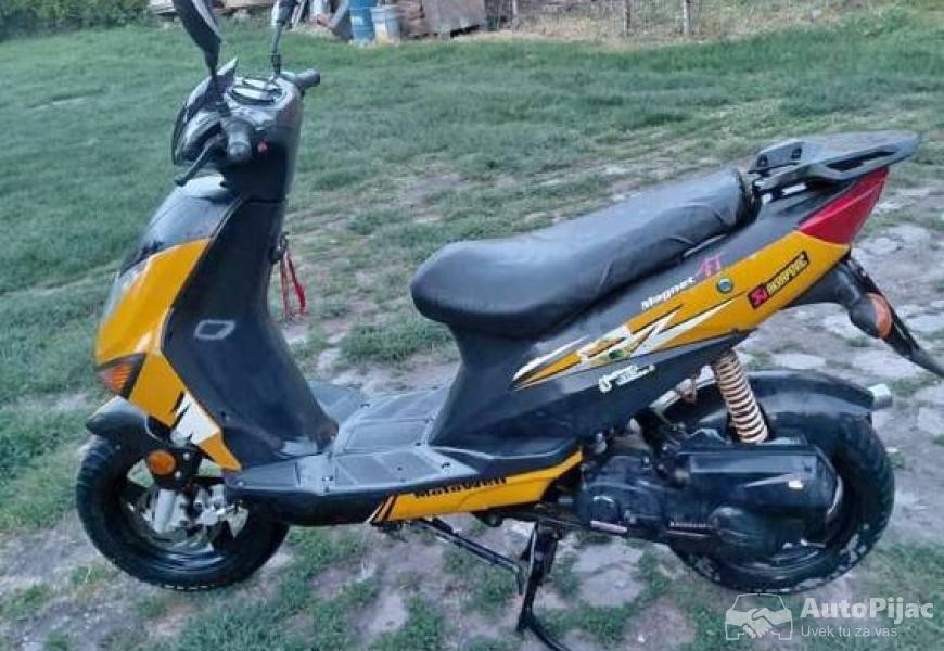 skuter_2011g_4_taktni_reg_32027_1_polovni_automobili_autopijac.rs