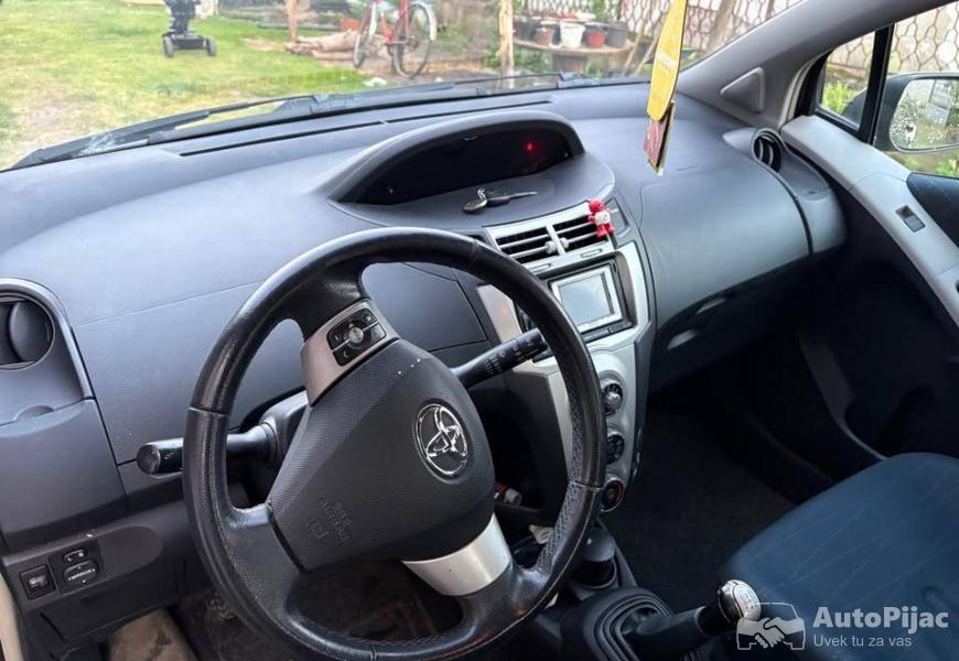 na_prodaju_toyota_7_polovni_automobili_autopijac.rs