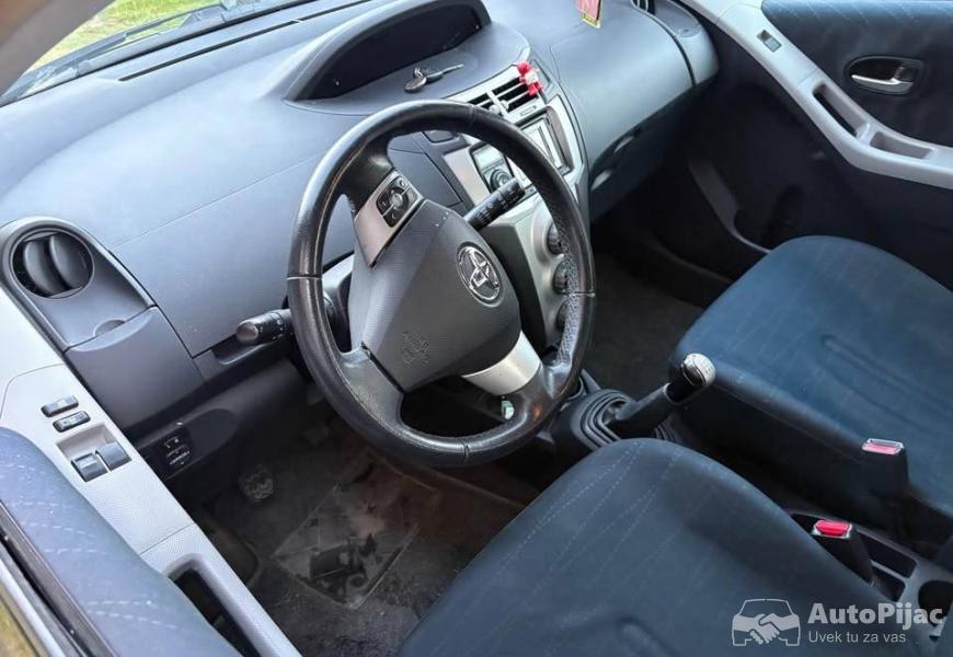 na_prodaju_toyota_8_polovni_automobili_autopijac.rs