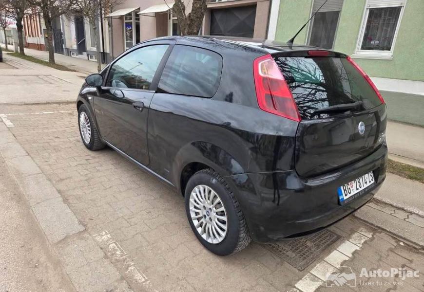 grande_punto_12_2005_god_bez_zamene_4_polovni_automobili_autopijac.rs
