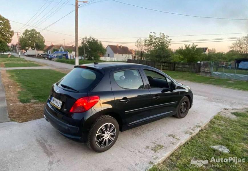 pezo_207_14_benzin_70_kw_pezoo_reg_do_12_meseca_6_polovni_automobili_autopijac.rs