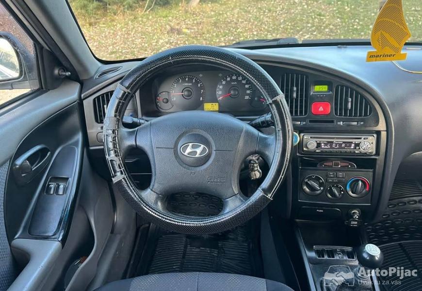 hyundai_elantra_16_gls_05_10_polovni_automobili_autopijac.rs
