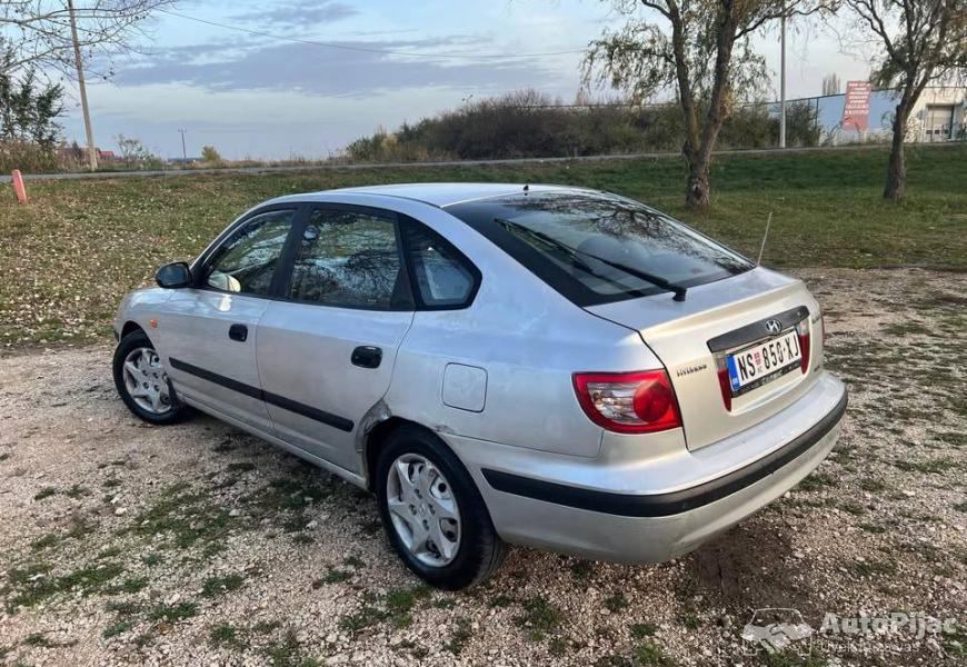 hyundai_elantra_16_gls_05_3_polovni_automobili_autopijac.rs