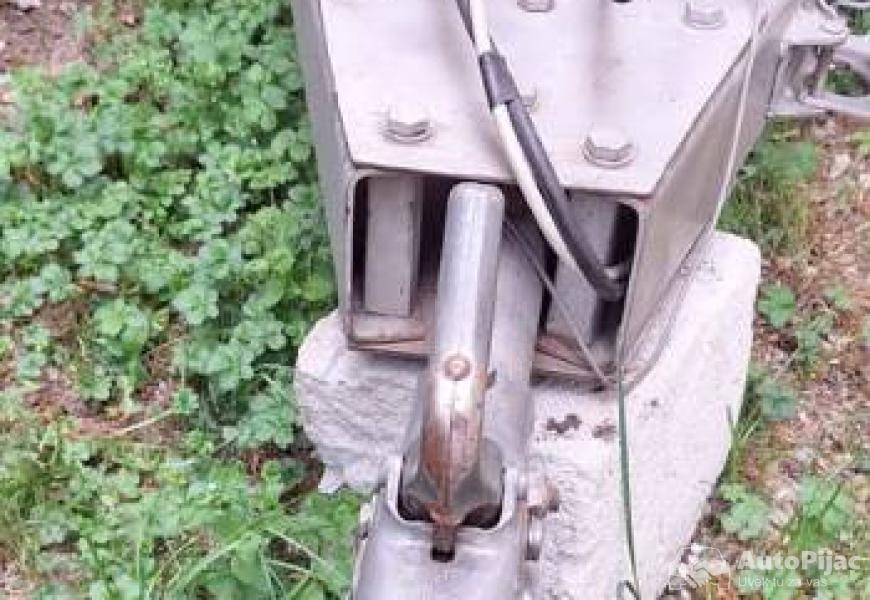 autoprokolica_max_nosivost_1300_kg_ali_je_reg_na_7_4_polovni_automobili_autopijac.rs
