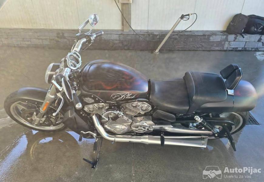 harley_davidson_v_rod_muscle_13_polovni_automobili_autopijac.rs