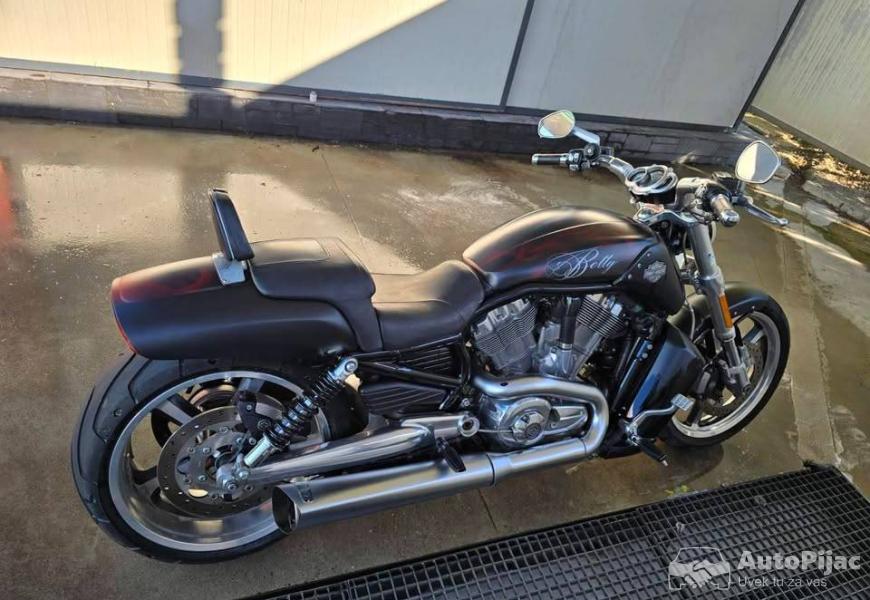 harley_davidson_v_rod_muscle_14_polovni_automobili_autopijac.rs