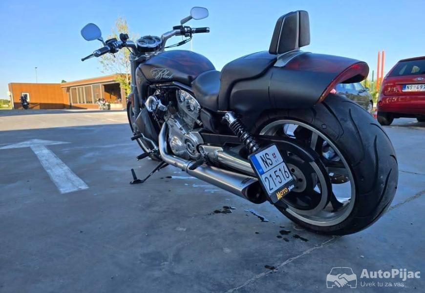 harley_davidson_v_rod_muscle_4_polovni_automobili_autopijac.rs