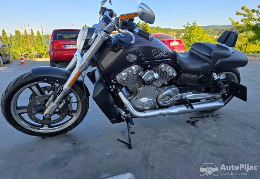 harley_davidson_v_rod_muscle_5_polovni_automobili_autopijac.rs