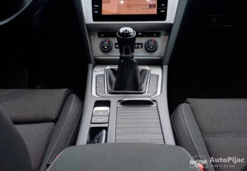 vw_passat_b8_2018_godiste_8_polovni_automobili_autopijac.rs
