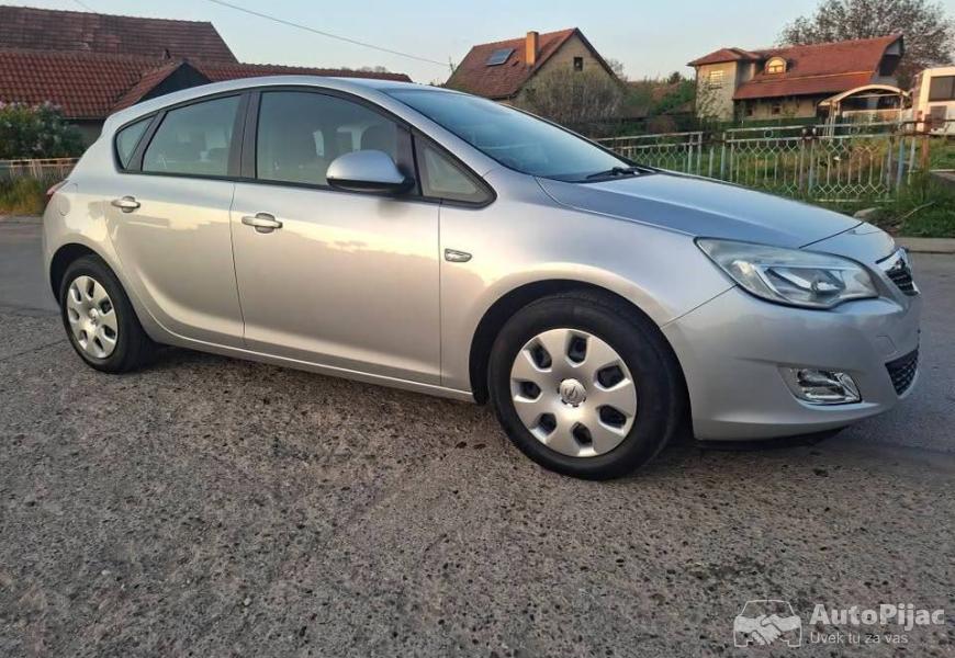 astra_j_16_85kw_motor_atmosferac_nije_turbouvoz_na_9_polovni_automobili_autopijac.rs
