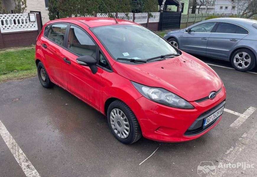 ford_fiest_2012_12_benzingas_247000_auto_u_dobrom_2_polovni_automobili_autopijac.rs