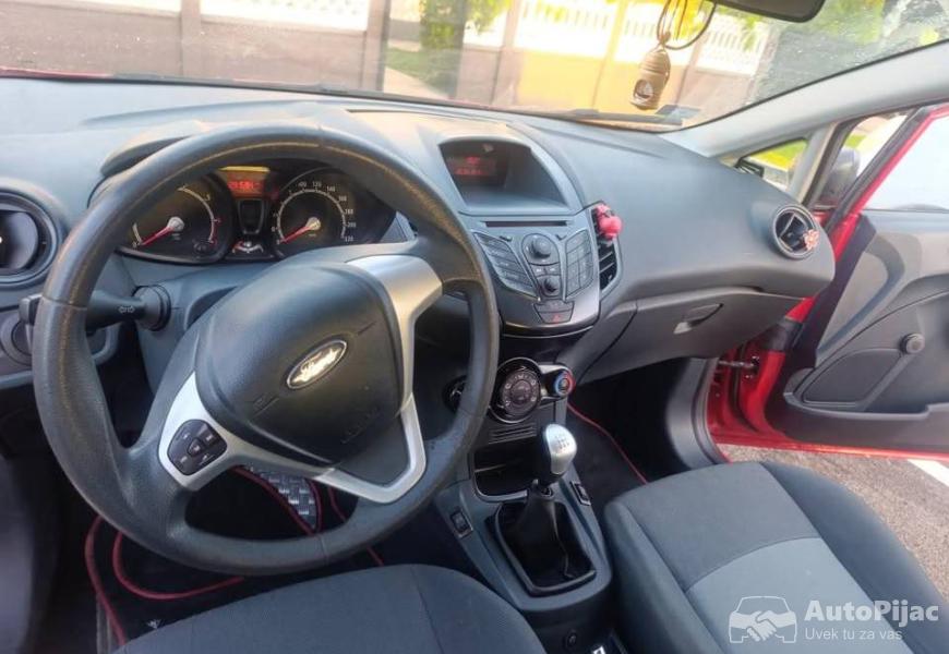 ford_fiest_2012_12_benzingas_247000_auto_u_dobrom_7_polovni_automobili_autopijac.rs