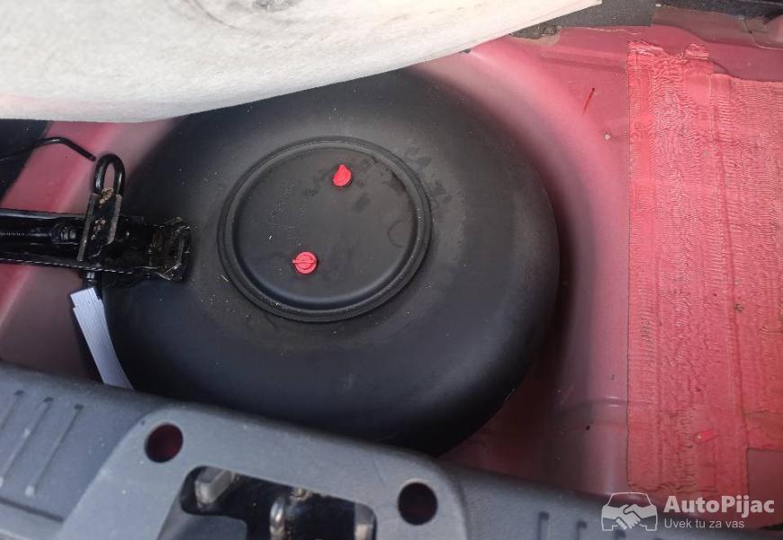 ford_fiest_2012_12_benzingas_247000_auto_u_dobrom_9_polovni_automobili_autopijac.rs