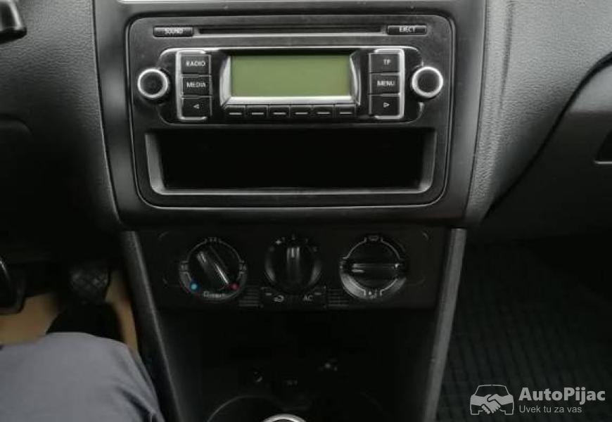 vw_polo_12_benzin_2010_5_polovni_automobili_autopijac.rs