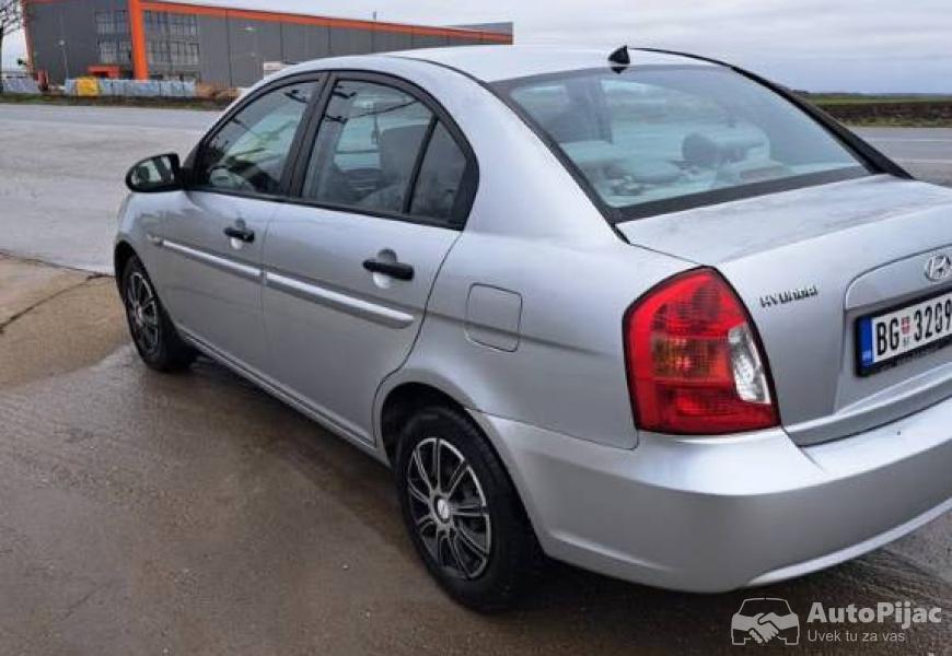 hyundai_accent_14dohc_4_polovni_automobili_autopijac.rs