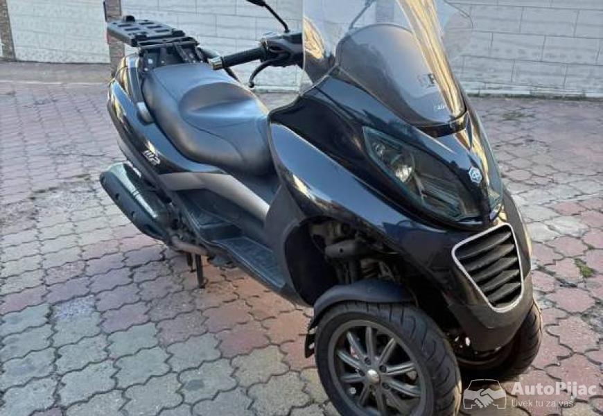 skuter_400cc_1_polovni_automobili_autopijac.rs