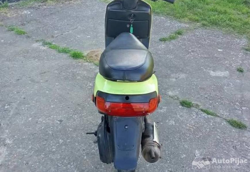 piaggio_zip_10_polovni_automobili_autopijac.rs