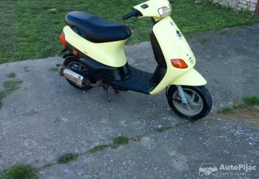 piaggio_zip_9_polovni_automobili_autopijac.rs