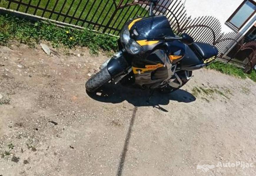 honda_cbr_2_polovni_automobili_autopijac.rs