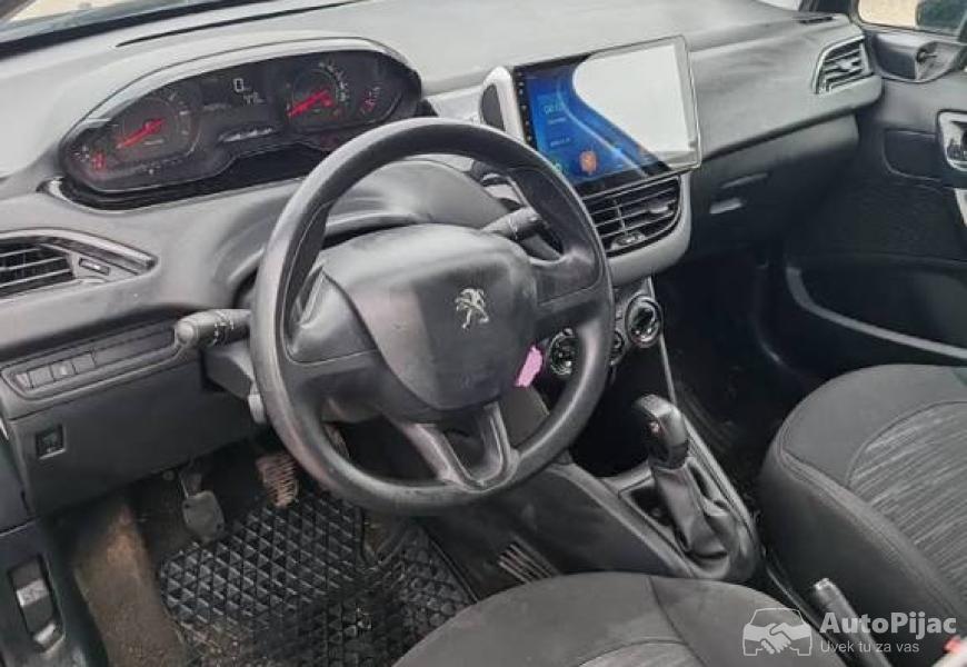 peugoet_208_12_benzin_2014_reg_15_polovni_automobili_autopijac.rs