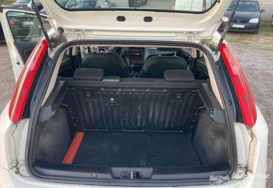 fiat_grande_punto_10_polovni_automobili_autopijac.rs