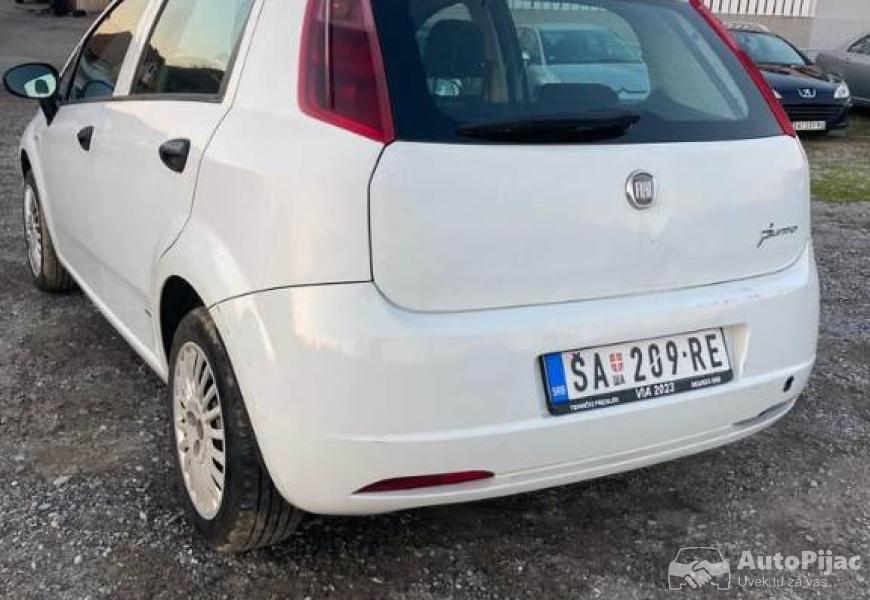 fiat_grande_punto_2_polovni_automobili_autopijac.rs