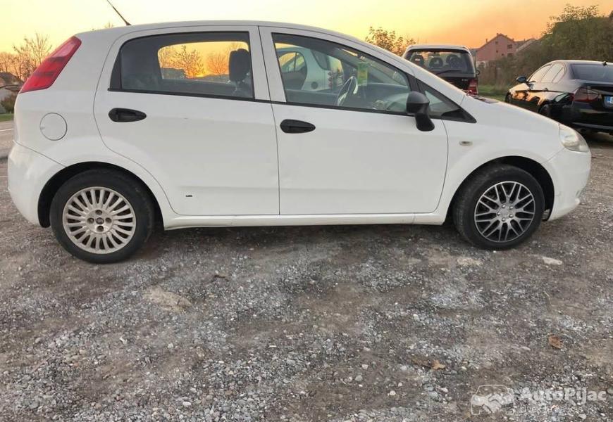 fiat_grande_punto_5_polovni_automobili_autopijac.rs
